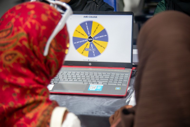 ގަވައިދާ ޚިލާފަށް ލަންކާގައި ކޯސްތައް ހިންގާތީ، އެމްކިއުއޭއިން އެވިޑަށް ނަސޭހަތް ދޭތާ އަހަރެއް