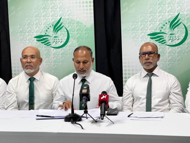 ސިވިލް ސާވިސްގައި ހެދުން އެޅުމުގެ ގަވައިދަށް އަދާލަތުގެ ތާއީދު: ''އިޖުތިމާއީ ސަލާމަތަށް އެޅި ރަނގަޅު ފިޔަވަޅެއް''