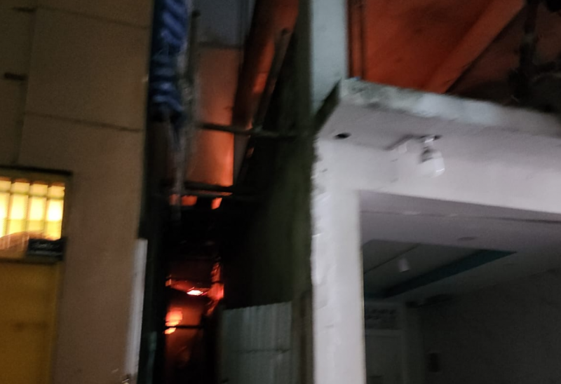 މާލޭގެ ގެއެއްގައި ރޯވެ އަނދަނީ