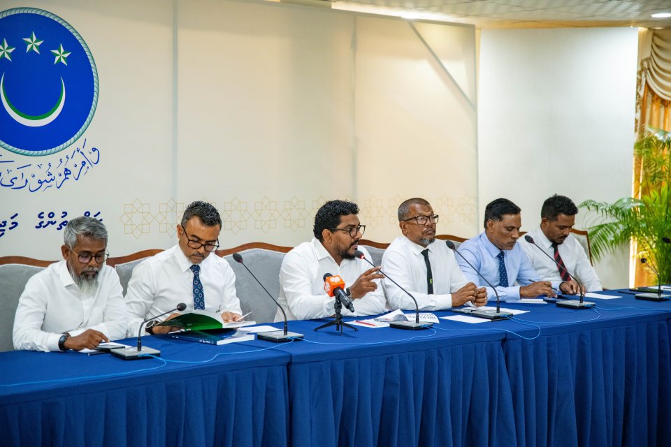 ހައްސާސް މައްސަލައެއް ނެތްއިރު ޖަލްސާތައް ބާއްވަނީ ގާނޫނާއި ހިލާފަށް ކަމަށް ބުނެ އެމްޑީޕީން ބޯއިކޮޓް ކުރަނީ