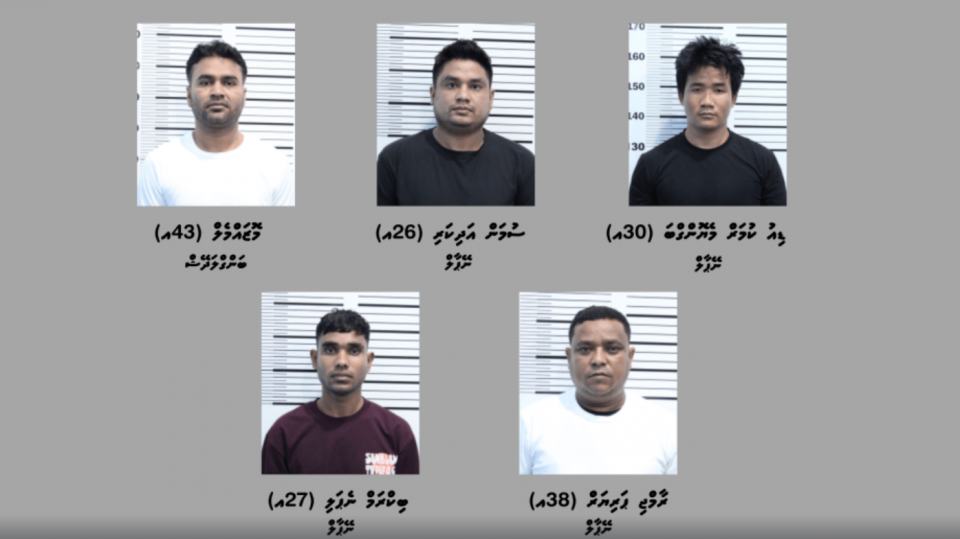 ބަނގުރަލުގެ ވިޔަފާރި ކުރަމުންދިޔަ ބިދޭސީންތަކެއް ހައްޔަރުކޮށް، ޑީޕޯޓު ކުރަނީ