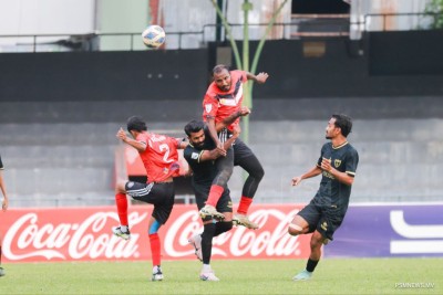 ޓީސީ ބަލިކޮށް އީގަލްސް އިން ގަދަ ހަތަރެއްގެ އުންމީދުގައި