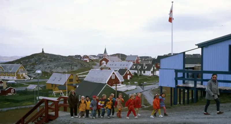 ގްރީންލޭންޑަށް އަމާޒުކޮށް ޓްރަމްޕް ދެއްވަމުން ގެންދަވާ އިންޒާރުތައް ހުއްޓާލުމަށް ޑެންމާކުގެ ބޮޑުވަޒީރު ގޮވާލައްވައިފި