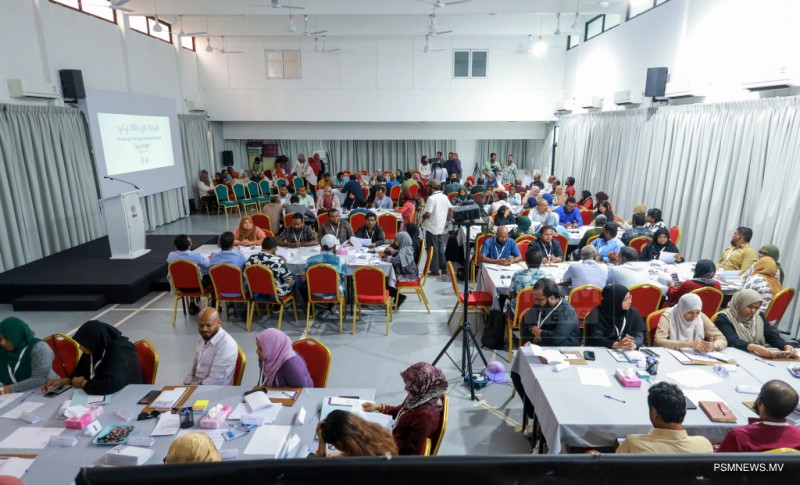 ފޮޓޯ؛ އިލެކްޝަން ކޮމިޝަނުން އޮފިޝަލުން ތަމްރީނު ކުރުމަށް ޓްރެއިނަރުންނަށް ބާއްވާ ތަމްރީން ޕްރޮގްރާމް ފެށުން