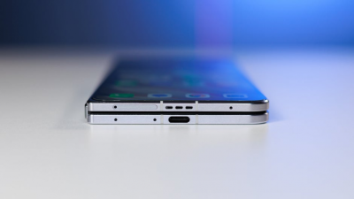 އެޕަލްގެ ފަތްޖެހޭ ފޯނާ ވާދަކުރަން އޮޕޯއިން މި އަހަރު އާ ފޯނެއް ނެރެނީ