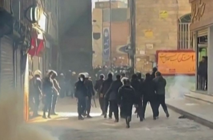 އީރާނަށް އެމެރިކާއިން އަނެއްކާވެސް ހަމަލާދޭން ތައްޔާރުވާކަމުގެ އިޝާރާތެއް