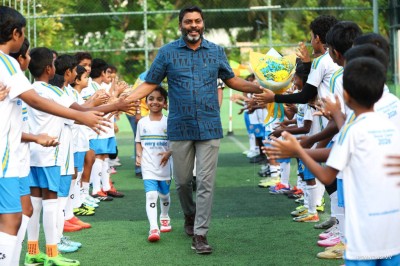 ވެލެންސިއާގެ ސޮކާ ކޭމްޕުން ހުނަރާއި އުފާވެރިކަން