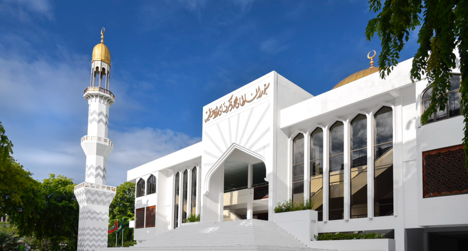 ނަމާދަށް ރައްކާތެރިވާ ބައެއްގެ ގޮތުގައި ދަރިން ތަރުބިއްޔަތު ކުރާންޖެހޭ: ޙުތުބާ