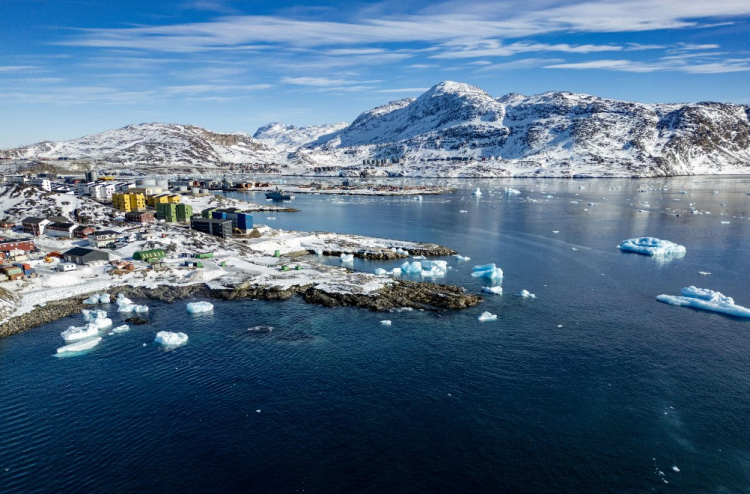 ގްރީންލަންޑު ޙޯދަން އެ ތަނުގެ ރައްޔިތުންނަށް ފައިސާ ދޭން އެމެރިކާ އިން ރާވަނީ