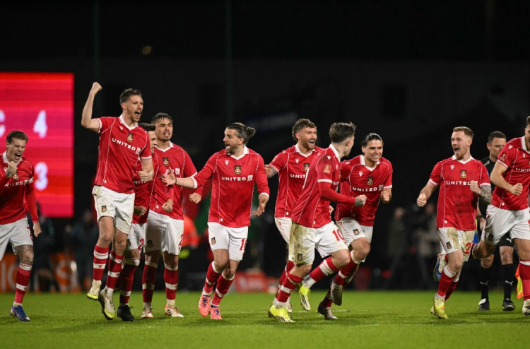 ހޮލީވުޑް ރެކްސްހެމް އިން އެފްއޭކަޕްގައި ފޮރެސްޓް ކަޓުވާލައިފި