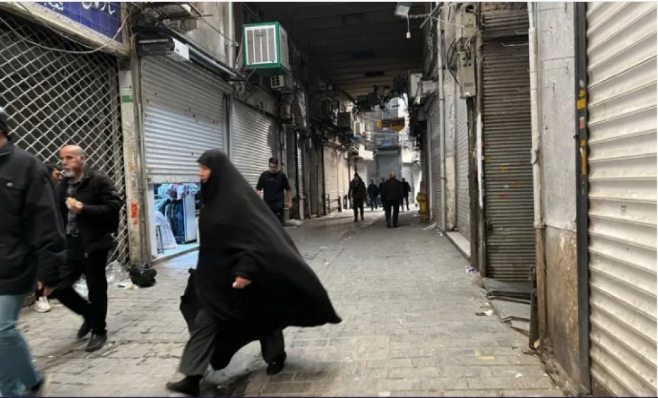 މުޒާހަރާގެ ބައިވެރިން ދުޝްމަނުންނަށް ވާގިދޭނަމަ ދޫދިނުމެއް ނޯންނާނެކަމަށް އިރާނުގެ އިސް ޖަޖު ވިދާޅުވެއްޖެ