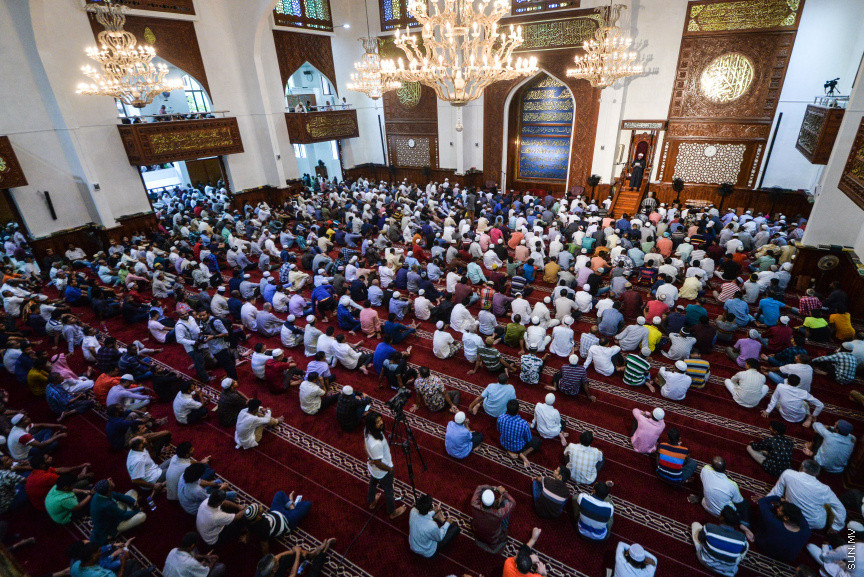 ޚުތުބާގައި މައިންބަފައިންނަށް: ނަމާދު ނުކޮށް ކުޅިވަރު ކުޅެން ދަރިން ދޫކޮށްނުލާ!