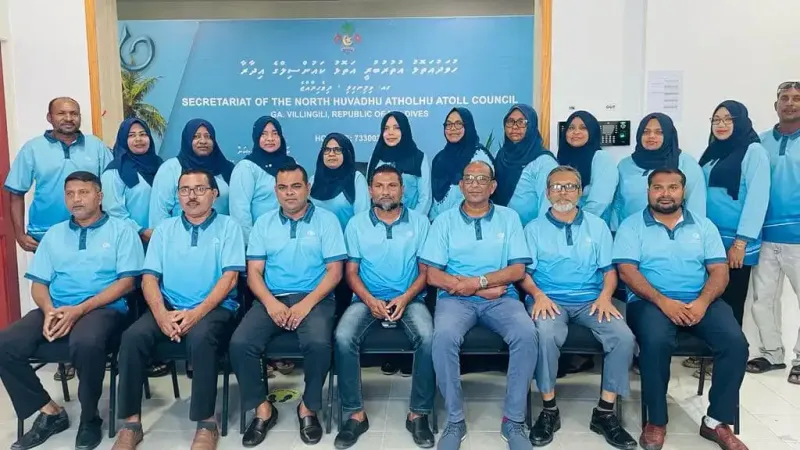 ގއ. އަތޮޅު ކައުންސިލްގެ ދެ މުވައްޒަފަކު އެއް ދުވަހުން ފެށިގެން އަނެއް ދުވަހާ ހަމަ އަށް އެއްވެސް ބްރޭކެއް ނެތި މަސައްކަތް ކުރި ކަމަށް ބުނެ އިތުރުގަޑީގެ ފައިސާ ނަގައިފި