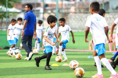 ވެލެންސިއާގެ ސޮކާ ކޭމްޕުން ހުނަރާއި އުފާވެރިކަން