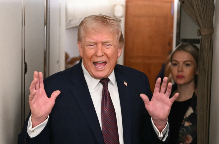 ހަމަލާ ދޭނެ ކަމަށް ބުނުމުން އީރާނުން ގުޅައި މަޝްވަރާއަށް އެދެފި: ޓްރަމްޕު