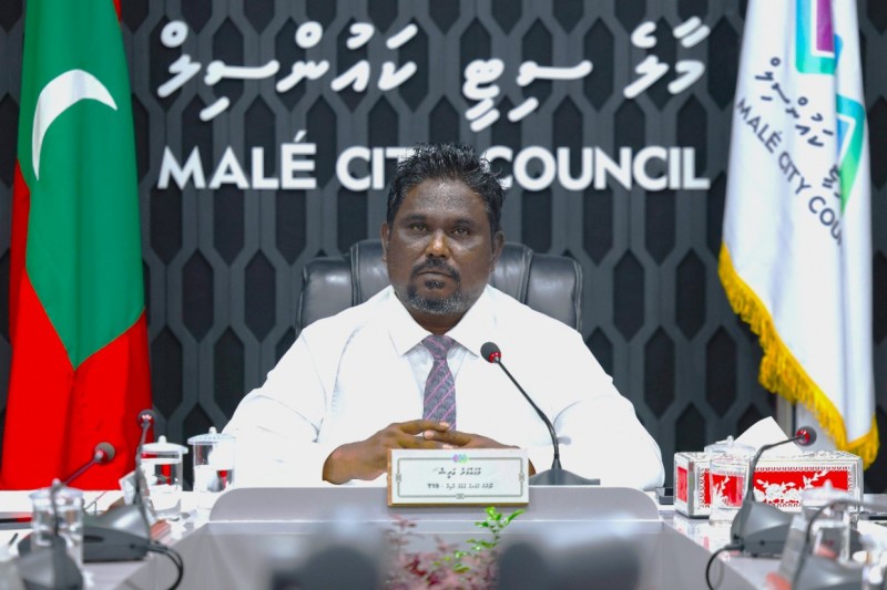 ގަލޮޅު ޕާކު ހުޅުވީ، އަވަށުގެ ކައުންސިލަރަކަށް ވެސް، މުވައްޒަފުންނަށް ވެސް ނާންގާ: ޑެޕިއުޓީ މޭޔަރު