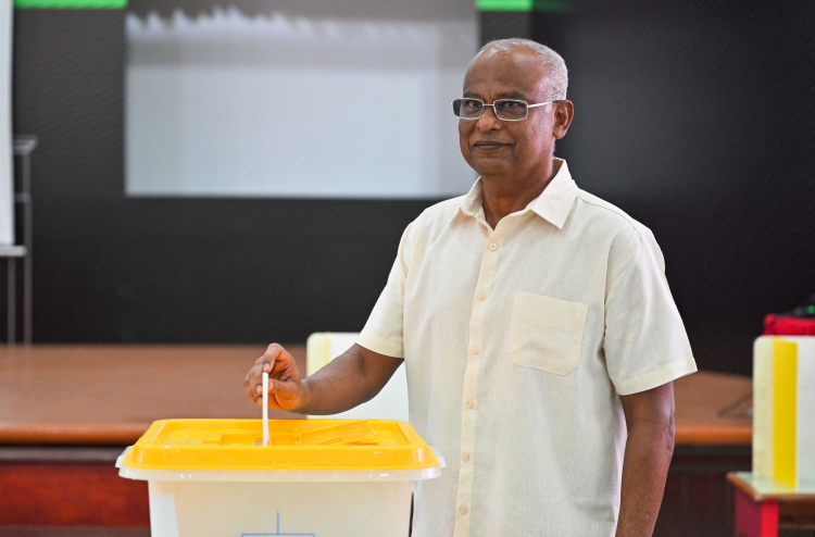 ޕްރައިމަރީއަށްފަހު އެމްޑީޕީ ބައިބައިނުވާން އިބޫ އެދިވަޑައިގެންފި