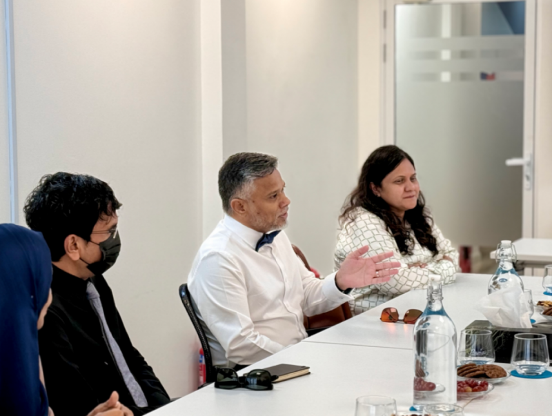 ޕީޖީ އޮފީހުގެ މުވައްޒަފުންނަށް ކައުންސިލިން ދޭނެ މީހަކު ހޯދަނީ