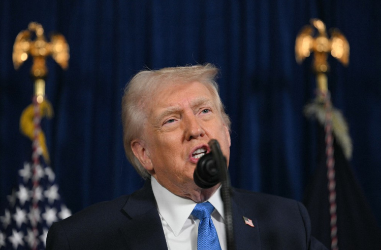 ޓްރަމްޕުގެ ރާގު ބަދަލުވެއްޖެ: އީރާނުން މީހުން މެރުން ހުއްޓާލައިފި!