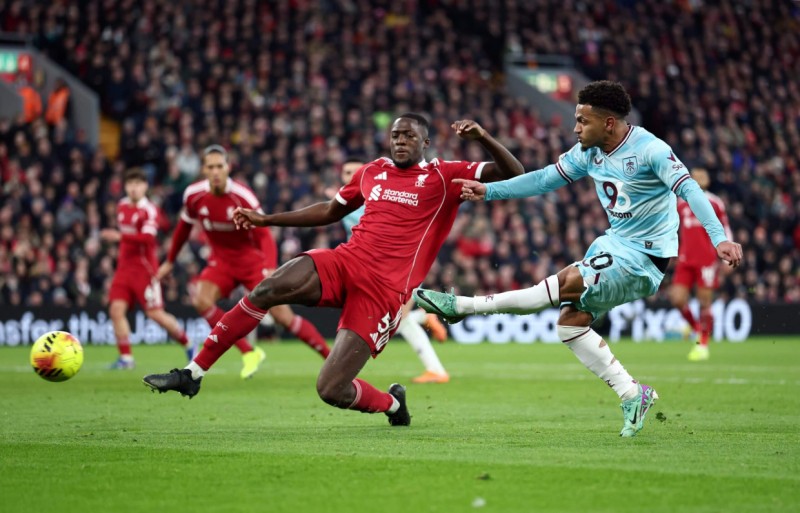 ރެލިގޭޝަނުގައި އޮތް ބާންލީ އަތުން ލިވަޕޫލް ފުއްދާލީ ޕޮއިންޓެއް