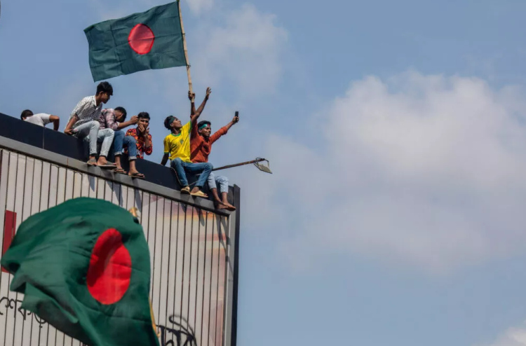 ބަންގްލަދޭޝް ސަރުކާރުގެ ނިންމުން ބަދަލުކޮށް، އޮން-އެރައިވަލް ވިސާ ދޭން ނިންމައިފި