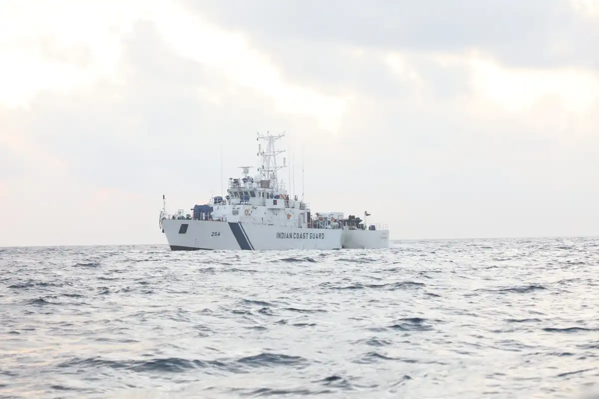 އިންޑިއާގެ ކޯސްޓްގާޑަށް ނިސްބަތްވާ އައި.ސީ.ޖީ ޑޯނިއާ މަތިންދާބޯޓާއި، އައި.ސީ.ޖީ.އެސް އަޓުލްޔާ އަދި އައި.ސީ.ޖީ.އެސް ވަޖްރާ ވަނީ ބަނދަރުކޮށްފައި