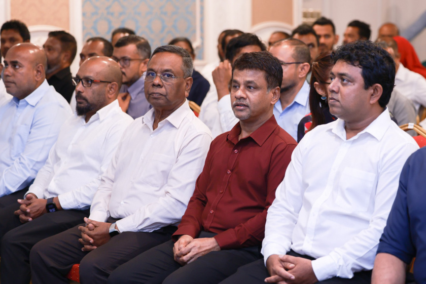 65.3 މިލިއަން ރުފިޔާ ޚަރަދުކޮށްގެން ގެނައި، އެމްބިއުލާންސްތައް 56 ރަށަކާ ހަވާލުކޮށްފި