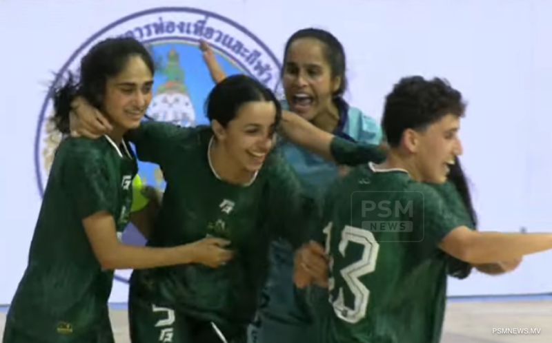 އަޒްވާގެ ހެޓްރިކާއެކު ޕާކިސްތާނުން ލަންކާ ބަލިކޮށްފި