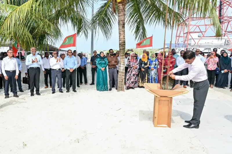 ރ.ދުވާފަރުގައި ސިއްހީ މަރުކަޒު ހޮސްޕިޓަލަކަށް ބަދަލުކުރަން ކައުންސިލުން ބިން ހަވާލުކޮށް، ބިންގާ އެޅި ފަހުން މަހެއް: އަމަލީ އެއްވެސް މަސައްކަތެއް ނުހިނގާ!