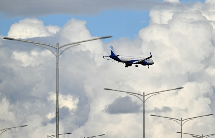 އިންޑިގޯގެ ބޯޓެއްގައި ބޮމެއް އޮތް ކަމުގެ އިންޒާރާ އެކު ފާސްކުރި އިރު ފެނުނީ ނޯޓެއް