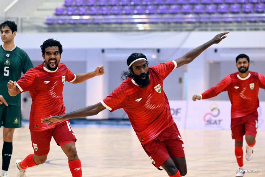 ﷲ ގެ އިރާދަފުޅާއެކު ރާއްޖެ ދާނީ މުބާރާތުގެ ތަށި ހިފައިގެން: ނިޔާޒް