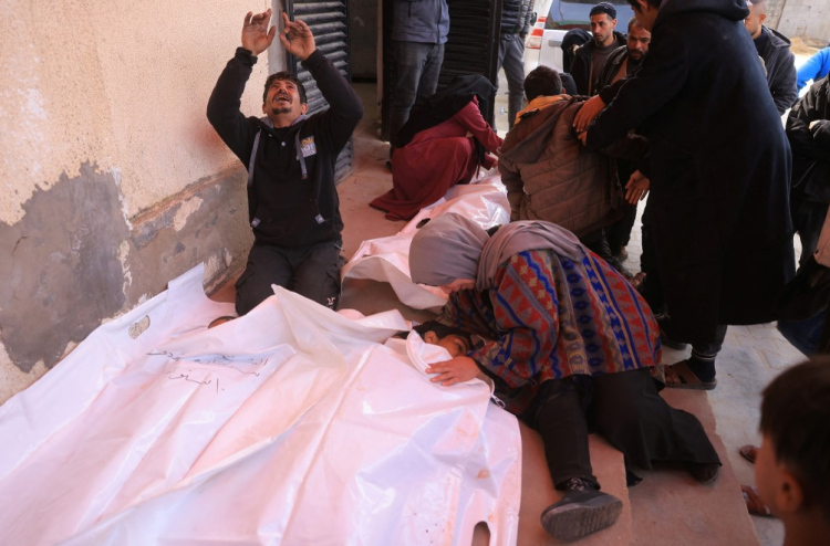 ޣައްޒާގައި އިޒްރޭލުން ތިން ނޫސްވެރިޔަކު ޝަހީދުކޮށްލައިފި