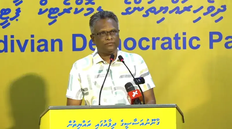 "މިސްކިތްތަކަށް ވެސް މީހުން ނެގުން މިސަރުކާރުން ވަނީ ހުއްޓުވާފަ" - މޭޔަރު އާދަމް އާޒިމް