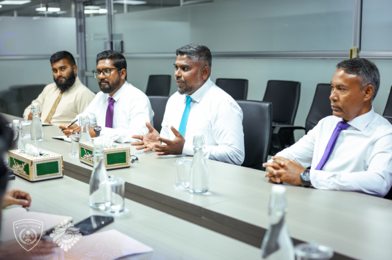 ތަޖުރިބާ ދަތުރުތަކަށް 3 ލައްކަ ރުފިޔާ ޚަރަދުކުރިއިރު ސީއެސްސީގެ އެންގުމާ ޚިލާފަށް މުވައްޒަފުންނަށް 1 ލައްކަ ރުފިޔާ ދިން