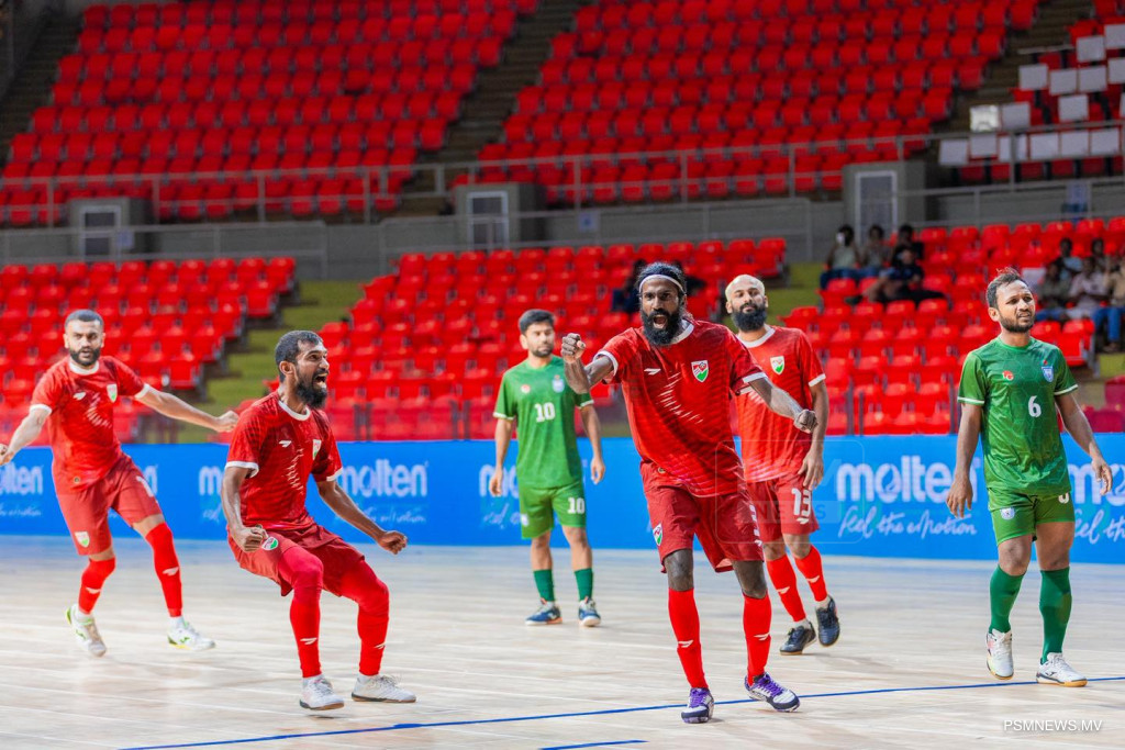 ފޭވަރިޓުންނޭ ބުނެ އަތްއުރާލައިގެން ތިބެވޭކަށް ނެތް: ފުހެއިދު