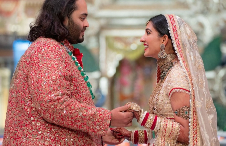 އާނަންތު އަމްބާނީގެ ދެމަފިރިން އަނެއްކާވެސް ރާއްޖޭގައި