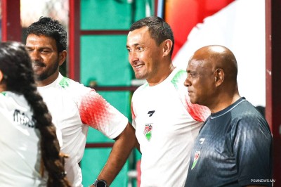 ޤައުމީ ފުޓްސަލް ޓީމް: ހުރަސްތަކާއި އަޑިގަނޑުތައް ގިރާކޮށް، ރަސްކަމުގެ ތަޚުތަށް