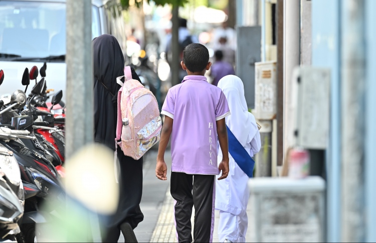 ދަރިފުޅުގެ ގްރޭޑް ރިޕީޓް ކުރުމުން ކޯޓަށް ދިޔަ މަންމަ އަށް ހައި ކޯޓުން ކާމިޔާބީ