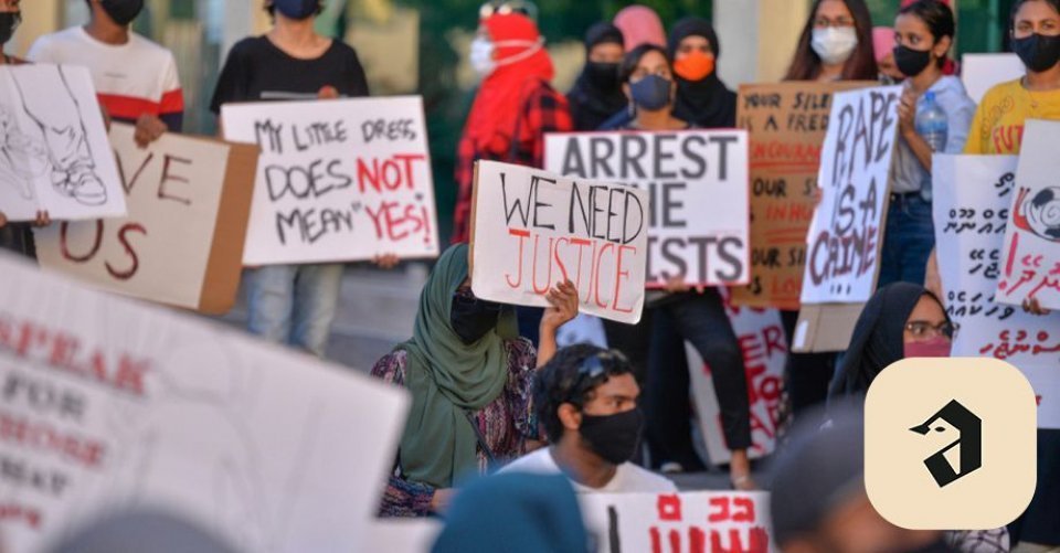 ޖިންސީ ގޯނާ ކުރިކަމުގެ ތުހުމަތުގައި ޓީޗަރަކަށް ދައުވާކުރަނީ