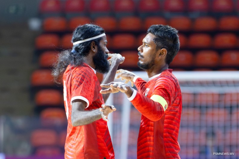 ރާއްޖެއިން ލަންކާ ބަލިކޮށް ސައްތައިންސައްތަ ރެކޯޑު ދަމަހްޓައިފި