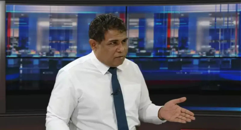 ރައީސް މުއިއްޒު އަތޮޅު ކައުންސިލްތައް އުވާލައްވައިފި، ކައުންސިލަރުންގެ އެލަވަންސް ކަނޑާލައްވައިފި، ދެން ކިހިނެއްތޯ ރަށަކަށް ދާނީ؟: ބޮންޑާ