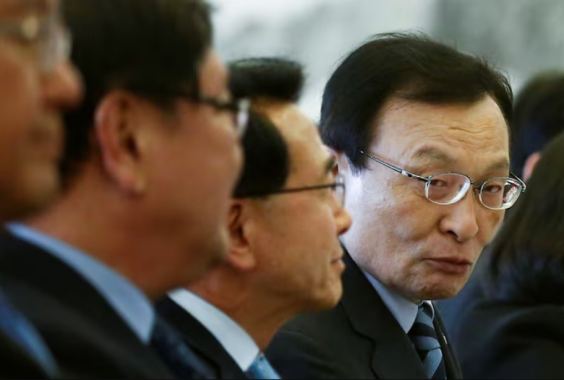 ދެކުނު ކޮރެއާގެ ކުރީގެ ބޮޑުވަޒީރު ލީ ހައެ-ޗަން ކުއްލިގޮތަކަށް އަވަހާރަވެއްޖެ