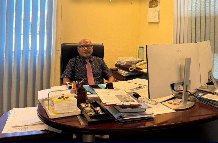 މޫސުން ލަފާކުރަން ތަމްރީނުވި ފުރަތަމަ ދިވެހި އޮފިޝަލް 47 އަހަރުގެ ހިދުމަތަށް ފަހު ރިޓަޔާކުރައްވައިފި