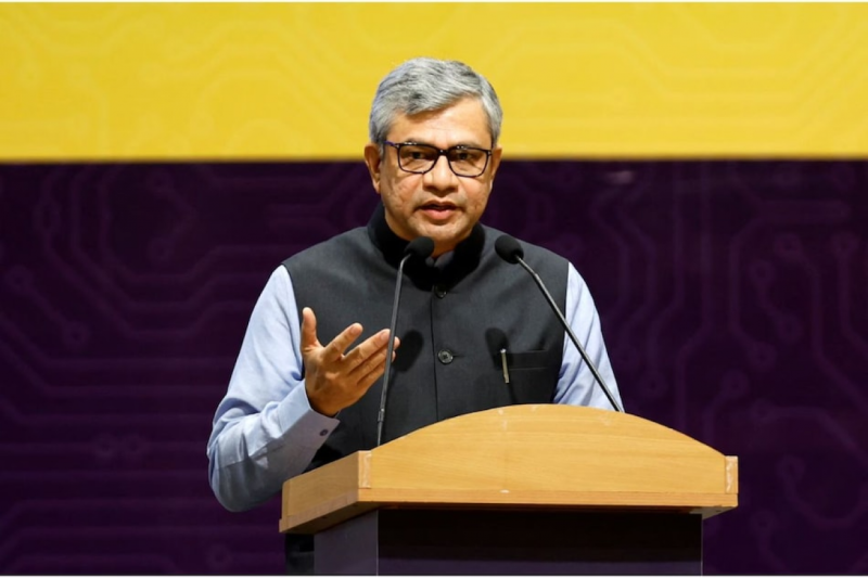 އިންޑިއާގެ އަމިއްލަ ސްމާޓްފޯން ބްރޭންޑްތައް 18 މަސް ތެރޭގައި ބާޒާރަށް ނެރެނީ