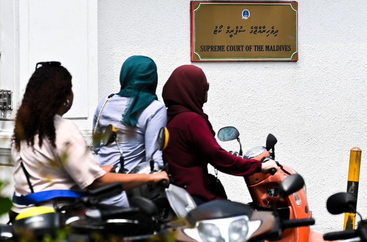 ރެޖިސްޓްރާ އާއި ފަނޑިޔާރުގެ އިން ފުށުއަރާ ކަމުގެ ސުވާލު