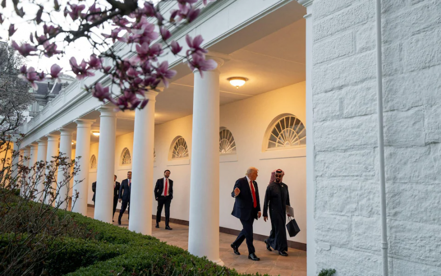 ޓްރަމްޕްގެ ކްރިޕްޓޯ ކުންފުނީގެ ބޮޑު ހިއްސާއެއް އަބޫދާބީގެ ޝައިޚަކަށް ވިއްކާލައިފި