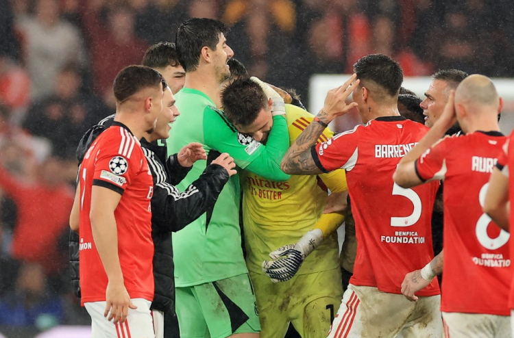 ޕްލޭއޮފްގައި ވެސް ރެއާލަށް ޖެހުނީ ބެންފިކާ