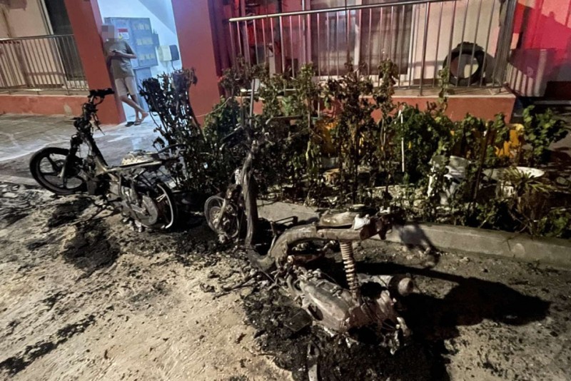 ހިތަދޫ ފުލެޓު ސަރަހައްދުގައި ހުރި ސައިކަލުތަކެއްގައި ރޯވެ، ބޭނުންނުކުރެވޭ ވަރަށް އަނދައިފި