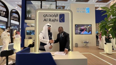 ހުޅުމާލެ ބޮޑު މިސްކިތުގެ މަޝްރޫއަށް ފައިނޭންސްކުރުމުގެ އެއްބަސްވުމުގައި ސޮއިކޮށްފި