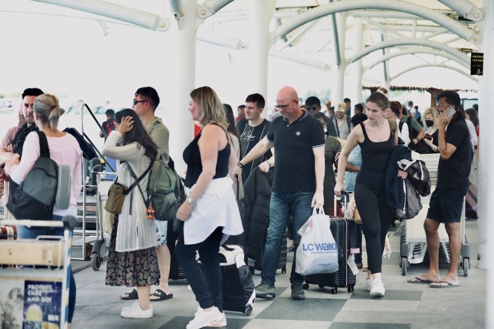 ރާއްޖެއަށް 161،000 އަށްވުރެ ގިނަ ފަތުރުވެރިން މާރިޗު މަހު